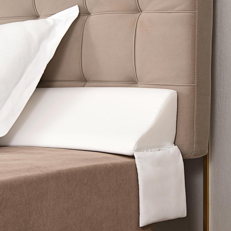 Vekkia Wedge Pillow