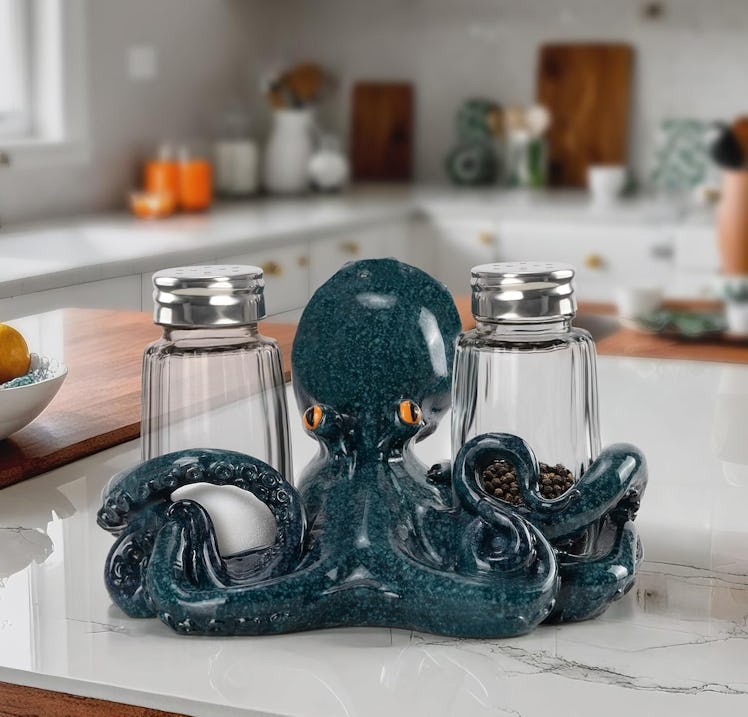 VVGIFTS Octopus Salt & Pepper Shaker Holder