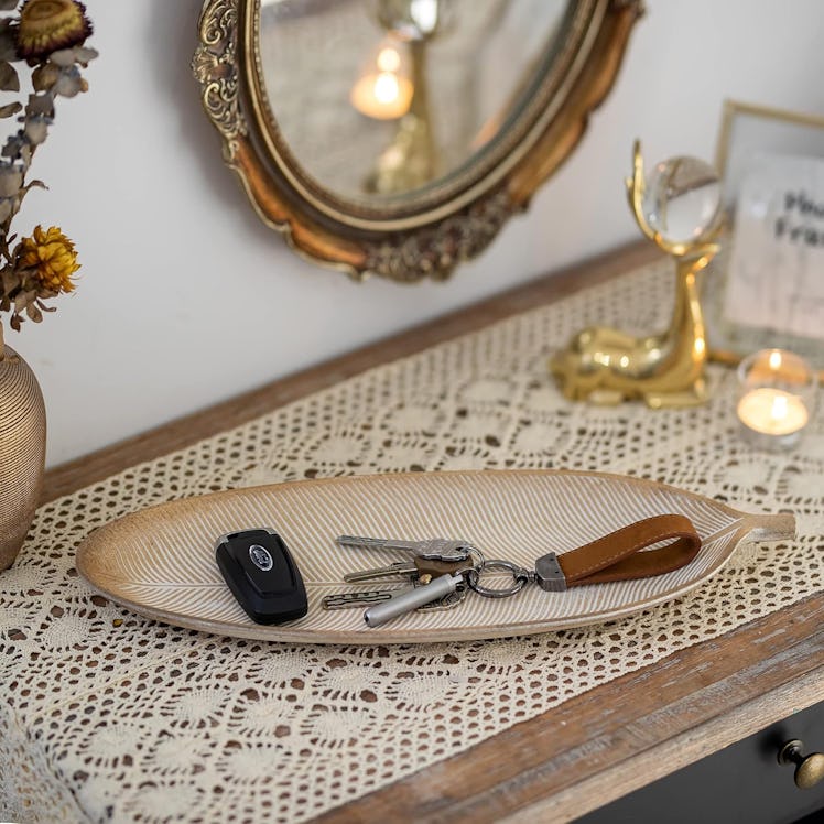 Hanobe Wooden Leaf Decorative Tray