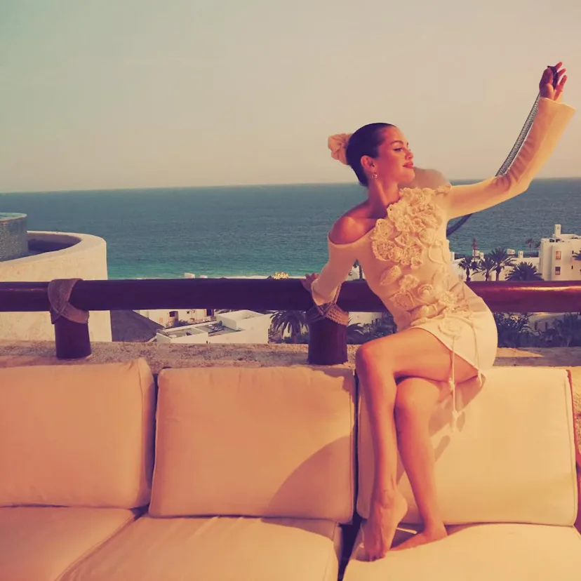 selena gomez scrunchie