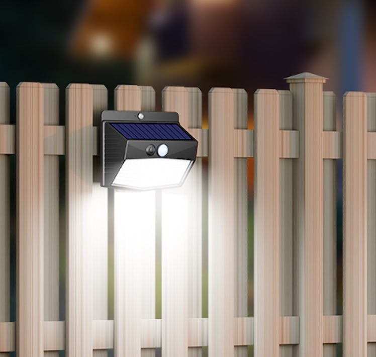 Peasur Outdoor Motion-Sensor Solar Security Lights (6-Pack)
