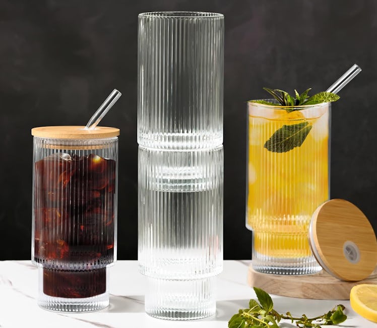 AFINSEA Ribbed Glass Cups with Lids & Straws (Set of 2)