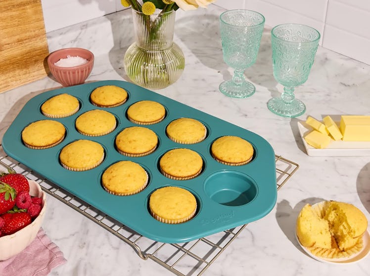 SO YUMMY by bella Baker’s Dozen Muffin Pan