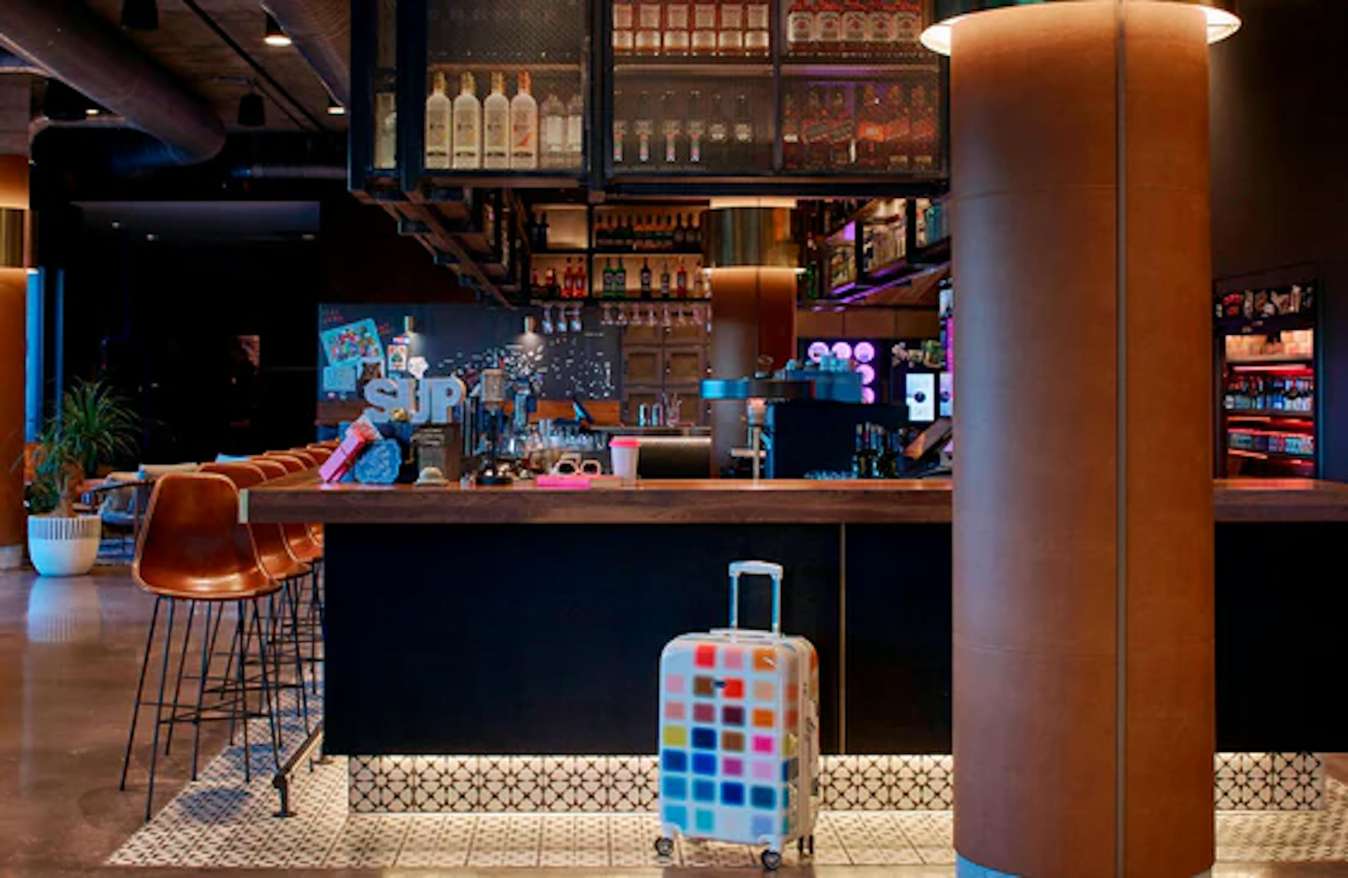 Moxy Denver Cherry Creek exterior