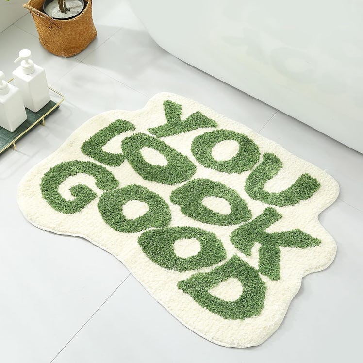 QUIRAI You Look Good Bath Mat