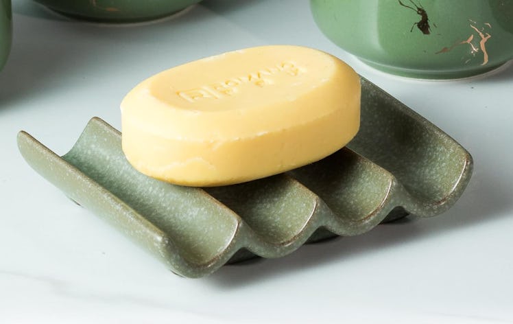 Cormomu Fluted Ceramic Soap Dish