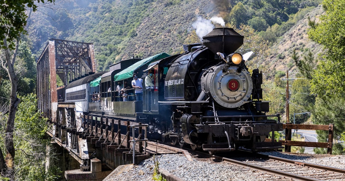 Scary Mommy 2025 Readers' Choice Awards Best Family Friendly Railroad Attractions