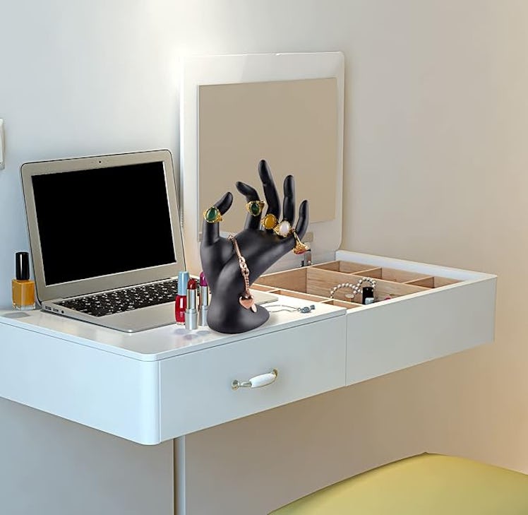 ChezMax Jewery Display Hand