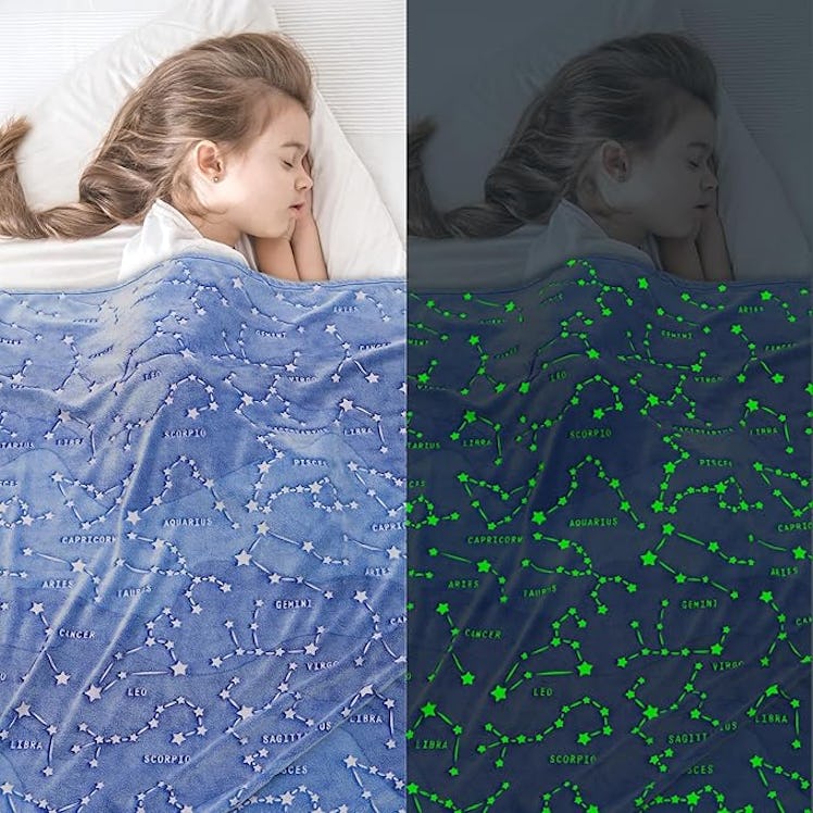 Gdindff Glow in The Dark Constellation Blanket