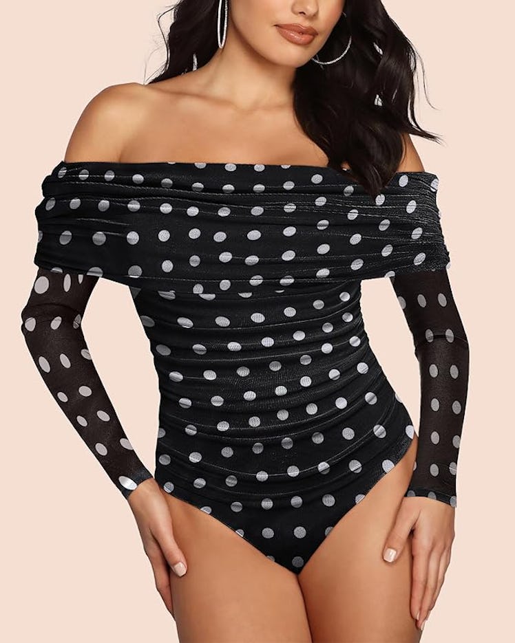 SAUNGKUAI Off-The-Shoulder Mesh Bodysuit