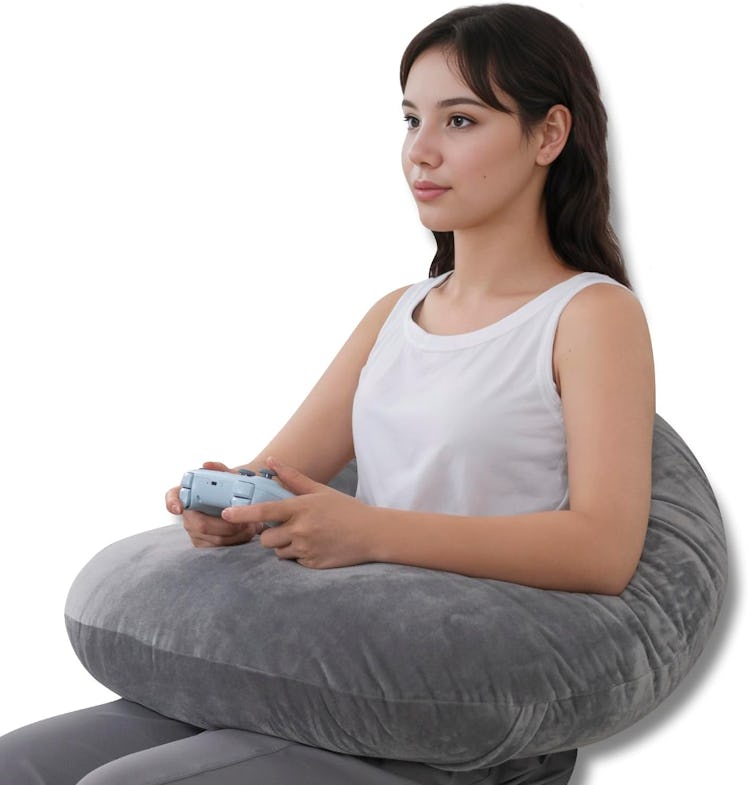 QUEEN ROSE Reading Pillow