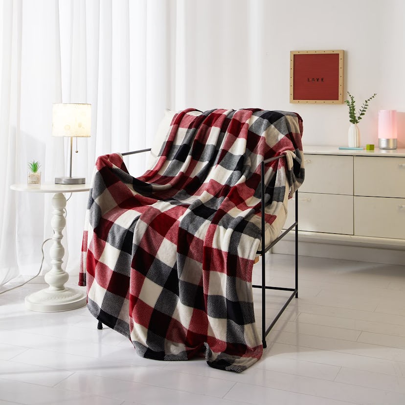 Mainstays Cozy Plush Throw Blanket