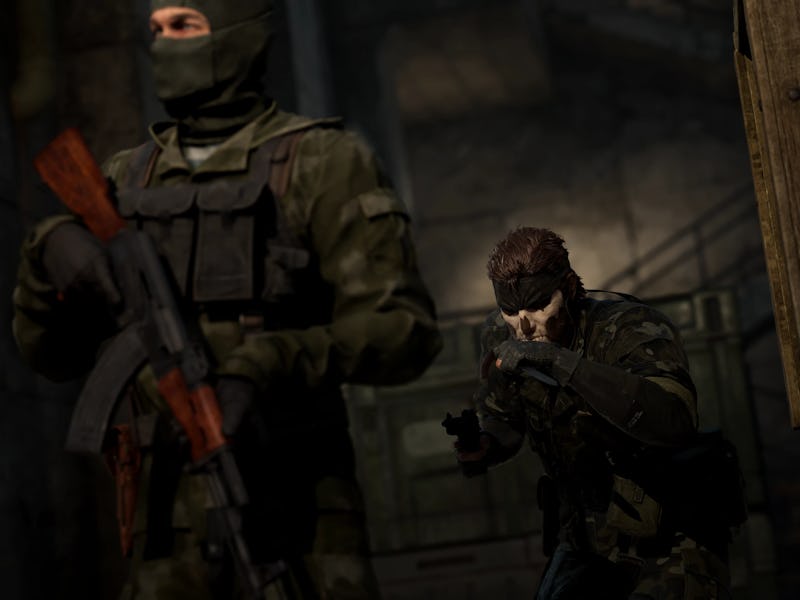 Snake sneaks up on a guard.