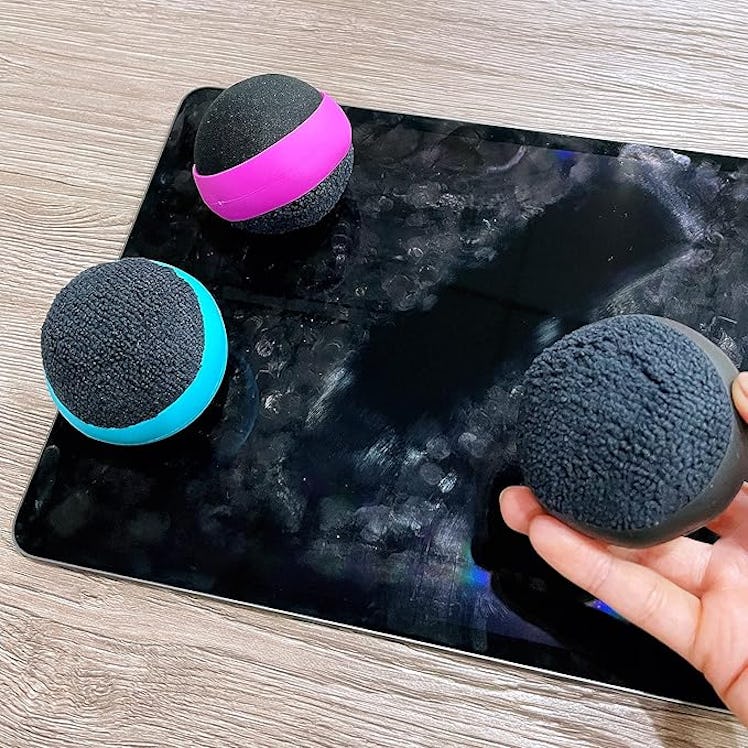 Awesome Screen Microfiber Screen Cleaning Ball (3-Pack)