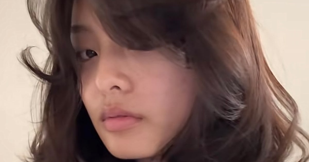 How To Recreate TikTok's "Princess Blowout," Complete With Disney-Level Curls