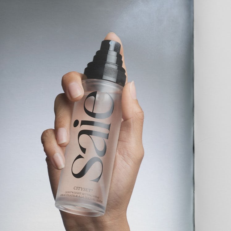 Saie's CitySet Setting Spray is the anti-hairspray formula my makeup routine needed.