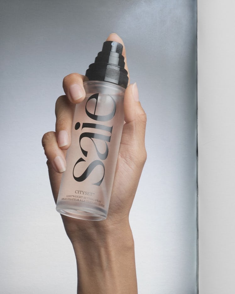 Saie's CitySet Setting Spray is the anti-hairspray formula my makeup routine needed.