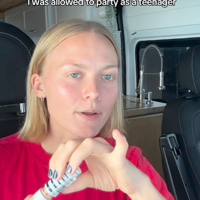 Young Adult Shares Details Of Her Parents' Laid-Back Parenting Style