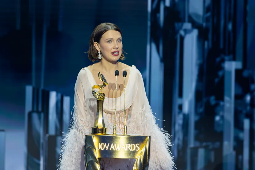 Millie Bobby Brown Debuted Her Bob On The Red Carpet In A Glitzy Gown Millie Bobby Brown Debuted Her Bob On The Red Carpet In A Glitzy Gown