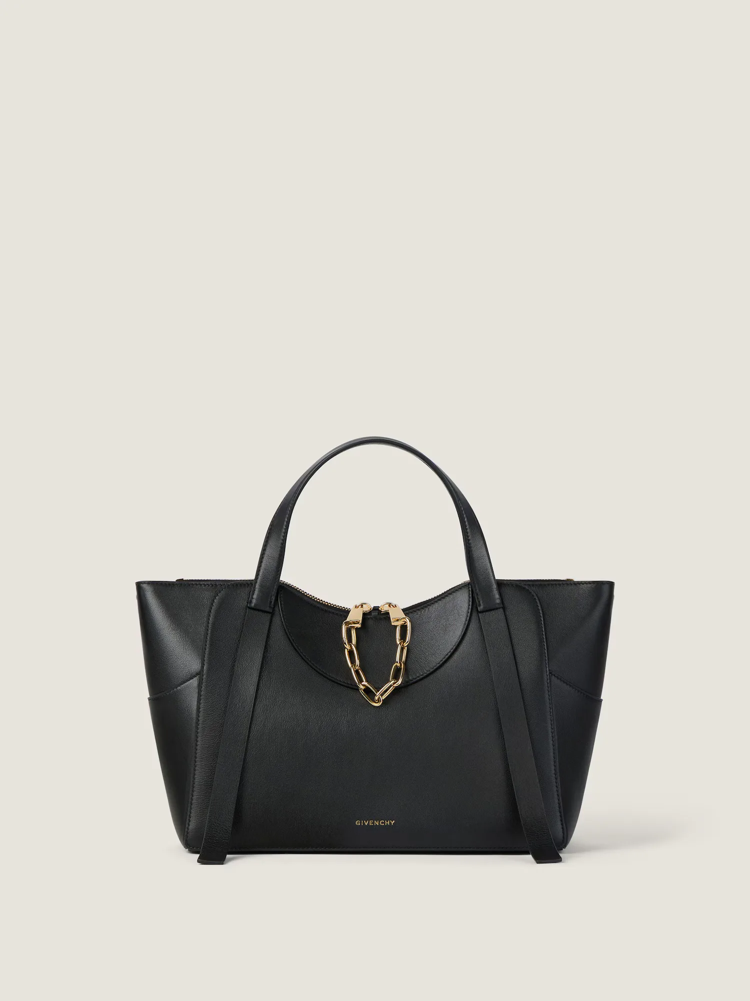 The Snatch Bag From Givenchy By Sarah Burton Is The Latest It-Girl