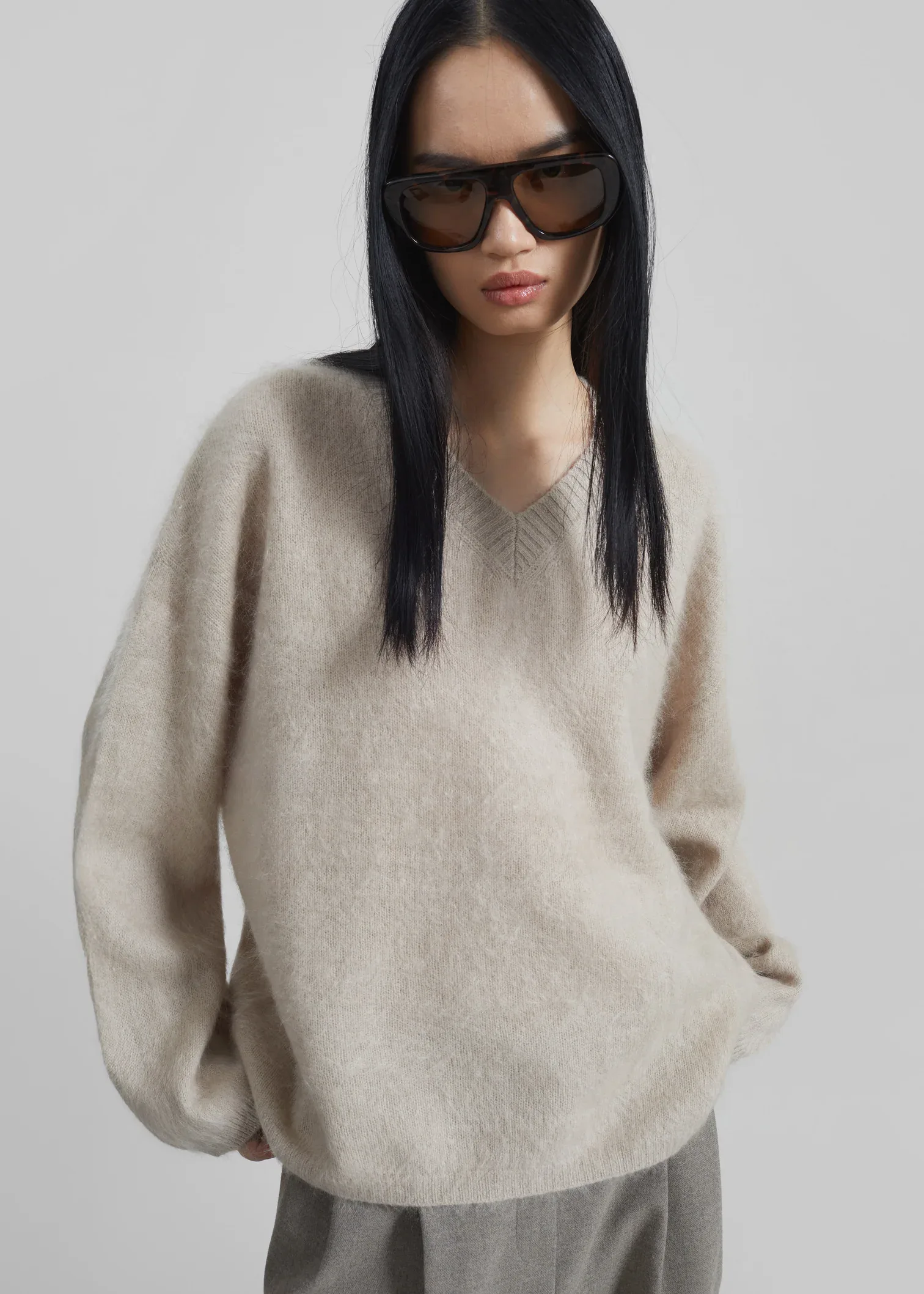 Vilhena Wool Fuzzy V-Neck Sweater