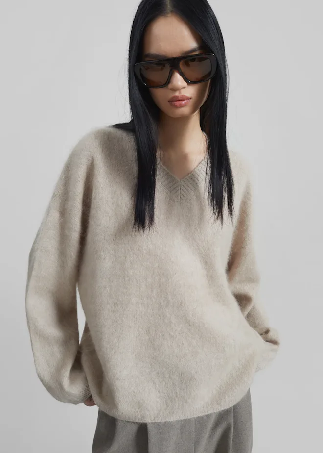 Vilhena Wool Fuzzy V-Neck Sweater
