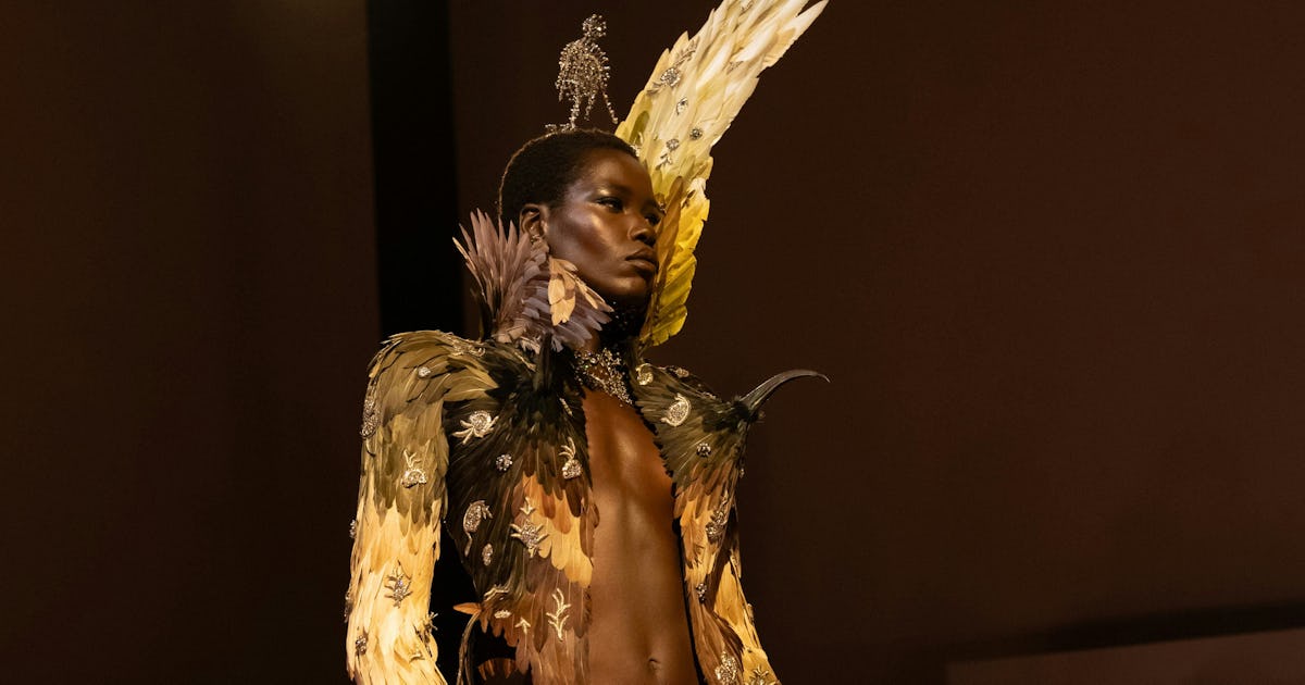 Schiaparelli раскрыл концепцию весна-лето 2026: между агонией и экстазом