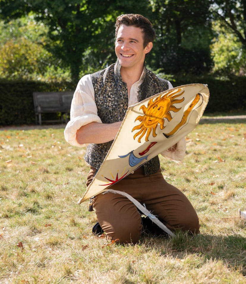 Benedict's bisexuality is still a core part of 'Bridgerton' Season 4.