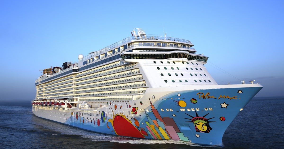 We Took A Cruise During The Holidays & Now I'm Never Not Doing That Again