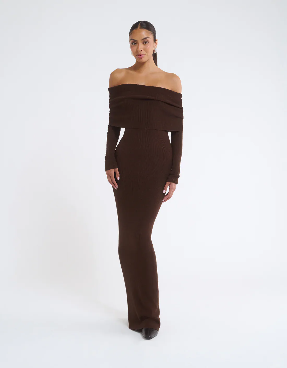The Winter Dress Trends Combine Fashion & Function