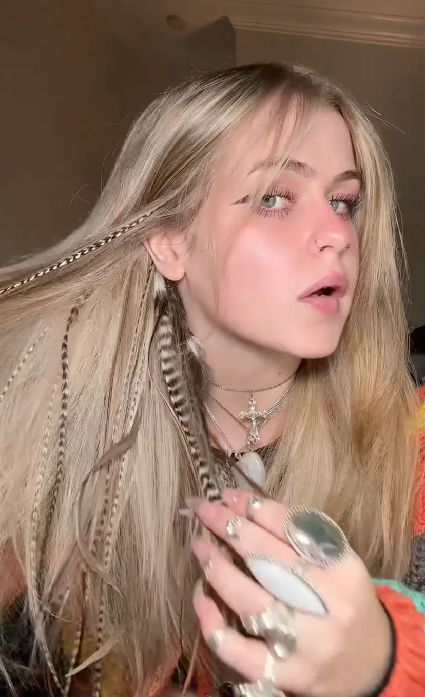 hair feather trend
