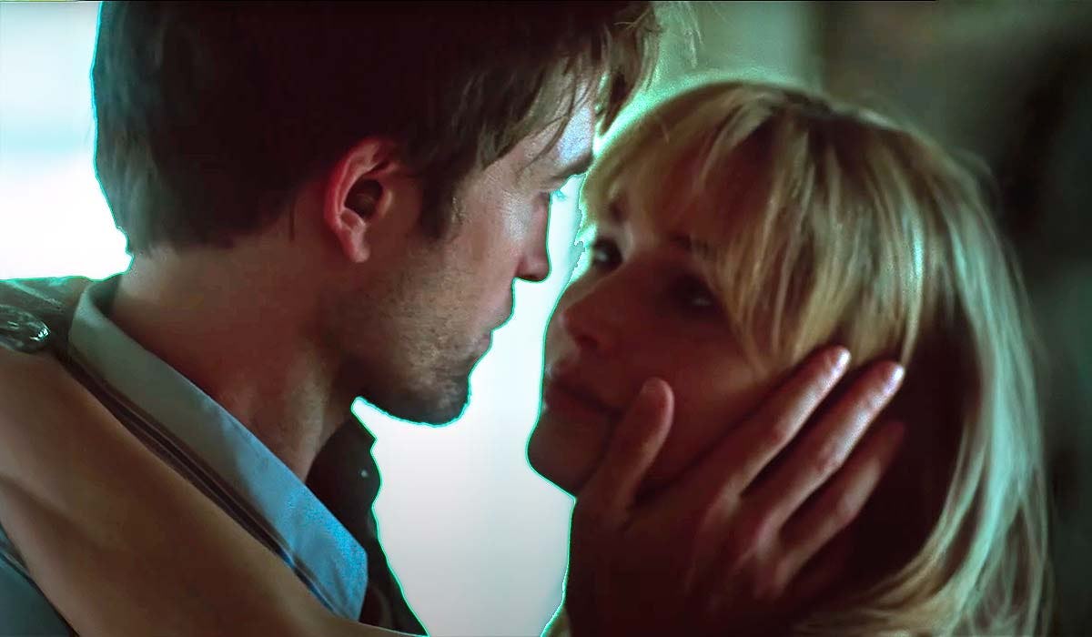 Jennifer Lawrence Ate Tuna and Garlic Before Kissing Liam Hemsworth -  Business Insider, image size:1200x700