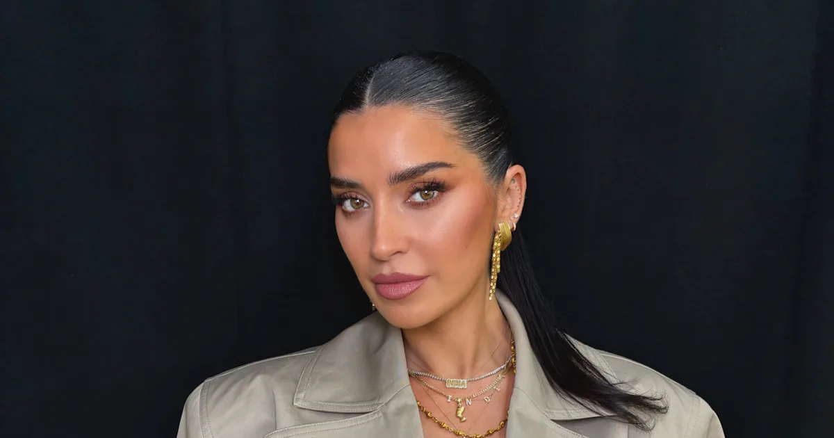 Nicole Williams English Has Perfected The Cool-Mom Uniform