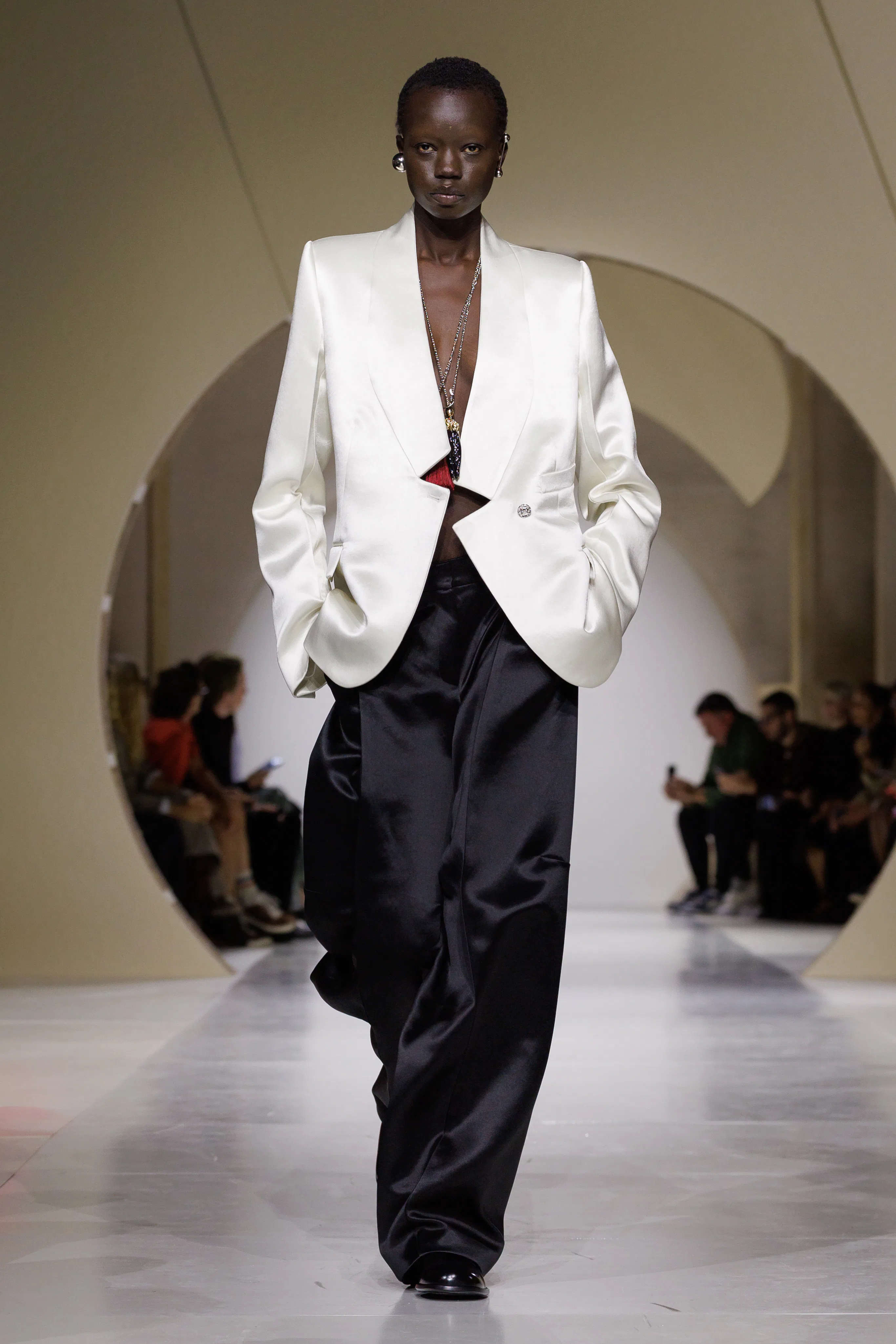 At Givenchy, Sarah Burton Experiments With a Precise Wardrobe