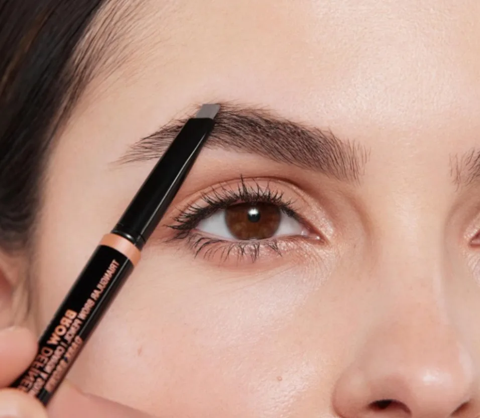 Anastasia Beverly Hills - Brow Definer 3-in-1 Triangle Eyebrow Pencil
