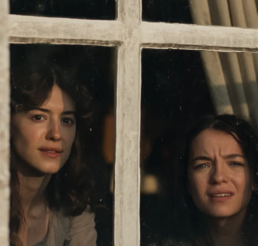 Daisy Edgar-Jones dishes on the real love story of 2026's 'Sense & Sensibility.'
