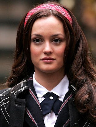 NEW YORK - NOVEMBER 26: Leighton Meester on location for "Gossip Girl" on November 26, 2007 in New Y...