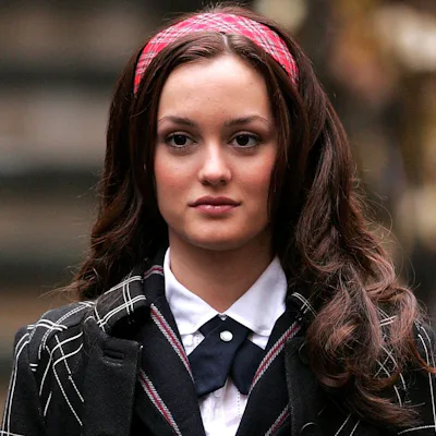 NEW YORK - NOVEMBER 26: Leighton Meester on location for "Gossip Girl" on November 26, 2007 in New York City, New York.
