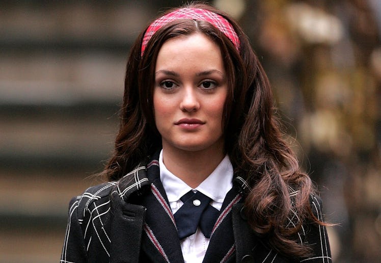 NEW YORK - NOVEMBER 26: Leighton Meester on location for "Gossip Girl" on November 26, 2007 in New Y...