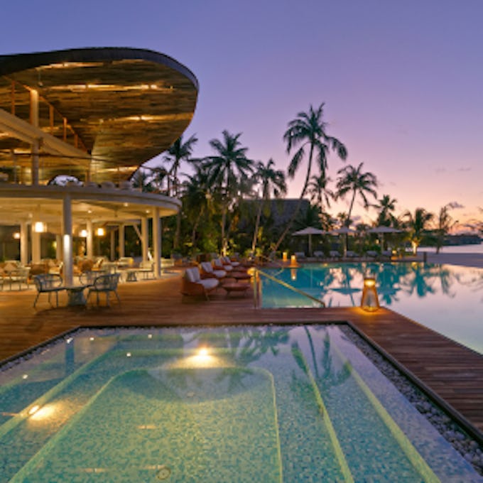 OUTRIGGER Maldives Maafushivaru Resort