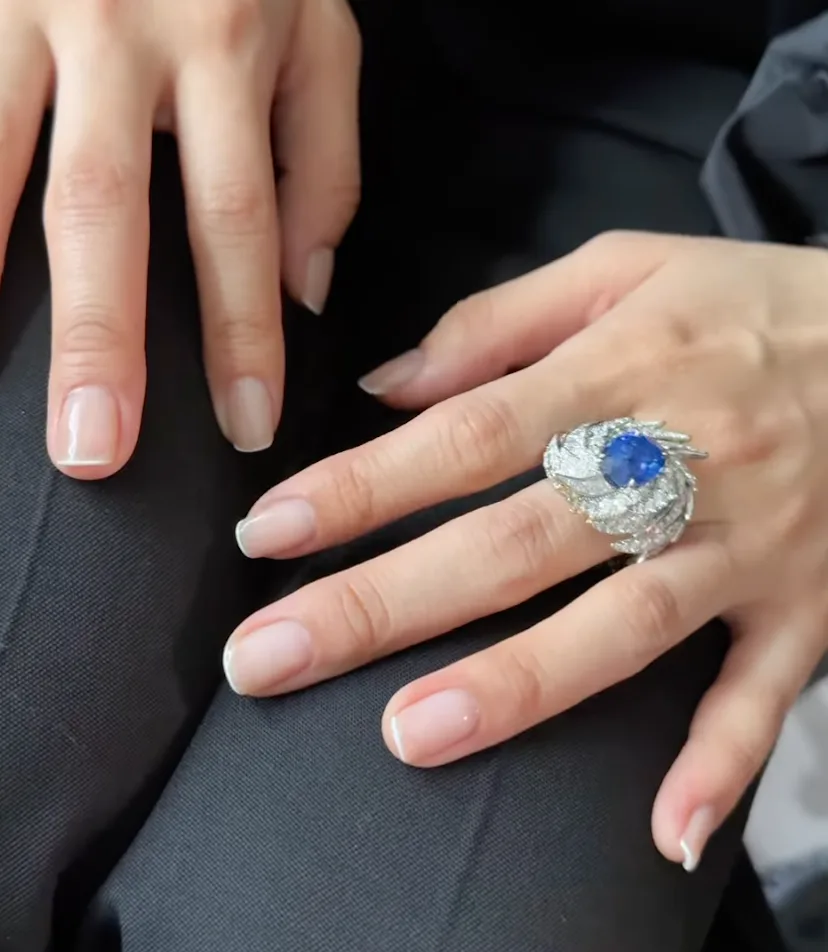 Rosé with a micro French manicure