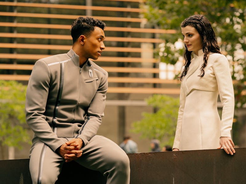 L-R: Sandro Rosta as Caleb Mir and ZoÎ Steiner as Tarima Sadal in Star Trek: Starfleet Academy, epis...