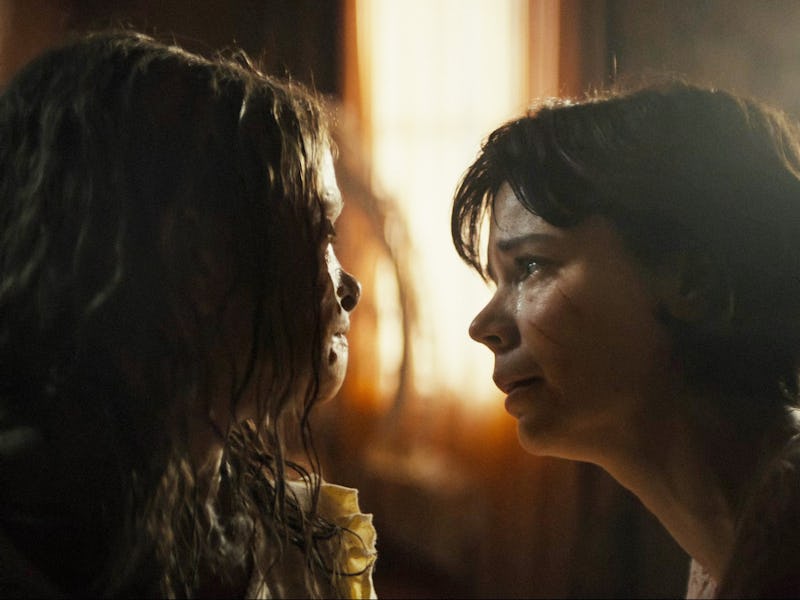 Natalie Grace and Laia Costa in Lee Cronin's The Mummy