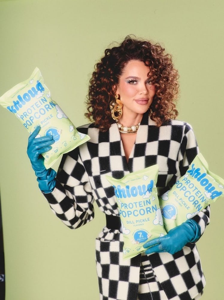 I tried Khloe Kardashian's Dill Pickle Khloud Popcorn flavor.