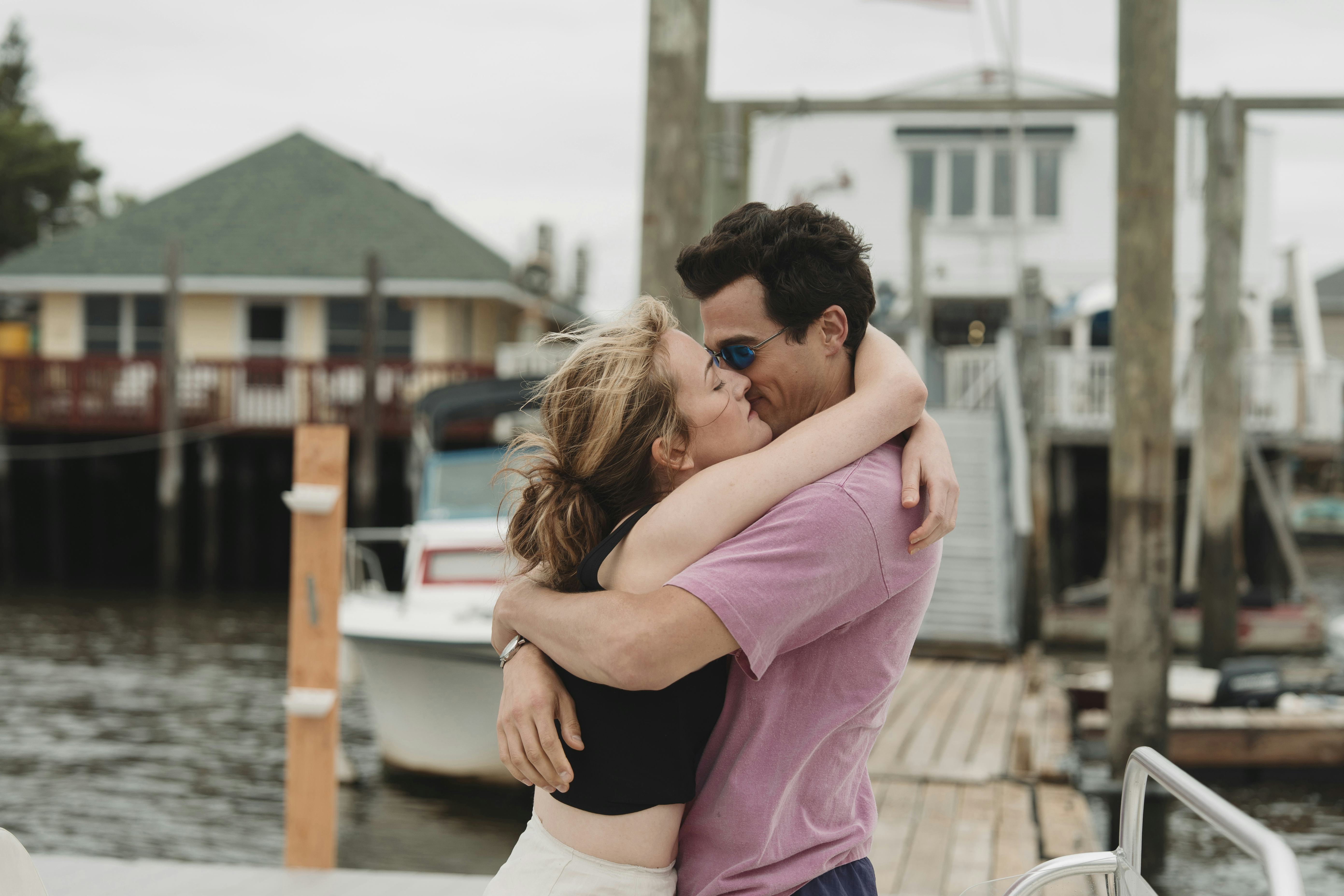 Carolyn Bessette and JFK Jr. on Love Story. Photo via FX
