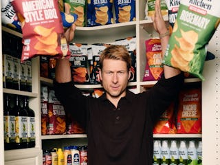 I tried Smash Kitchen's new kettle chip flavors.