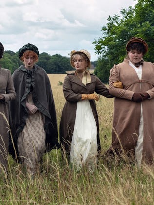 (L-R) Emma Corrin, Freya Mavor, Oliva Colman, Hopey Parish, Hollie Avery in Netflix's 'Pride & Preju...