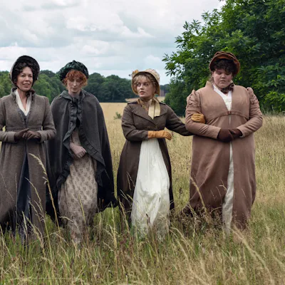 (L-R) Emma Corrin, Freya Mavor, Oliva Colman, Hopey Parish, Hollie Avery in Netflix's 'Pride & Prejudice'