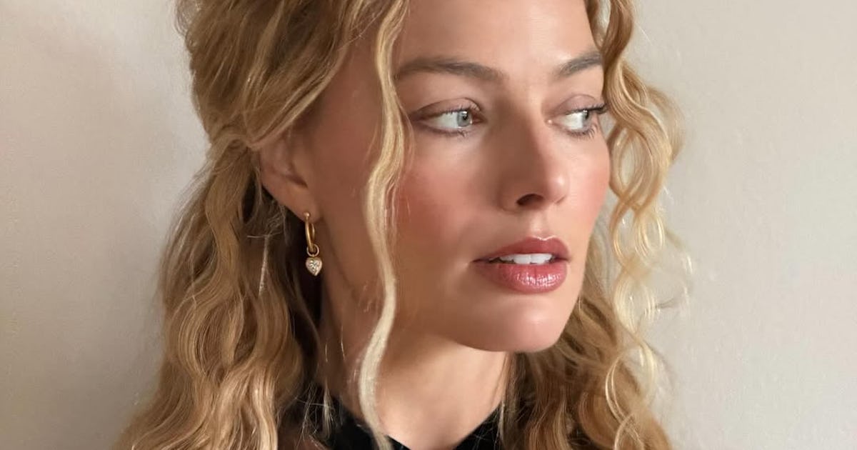 Margot Robbie's "Bronte Blush" Is Already Taking Over Spring Makeup Trends