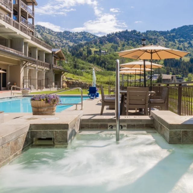 Mountain Stays For Maxing Out Comfort And Convenience